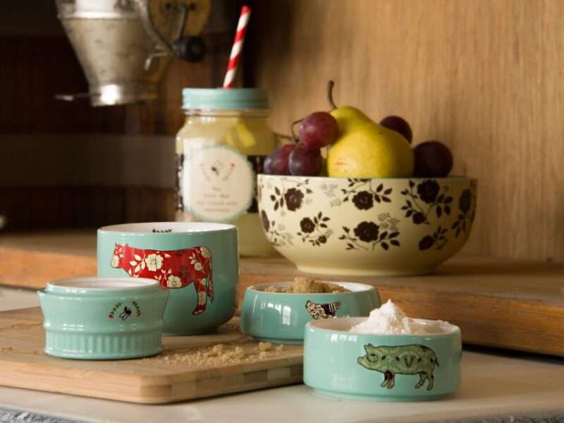 Pavilion Gift Company Live Simply Bee Chicken Pig and Cow Measuring Cups, Teal