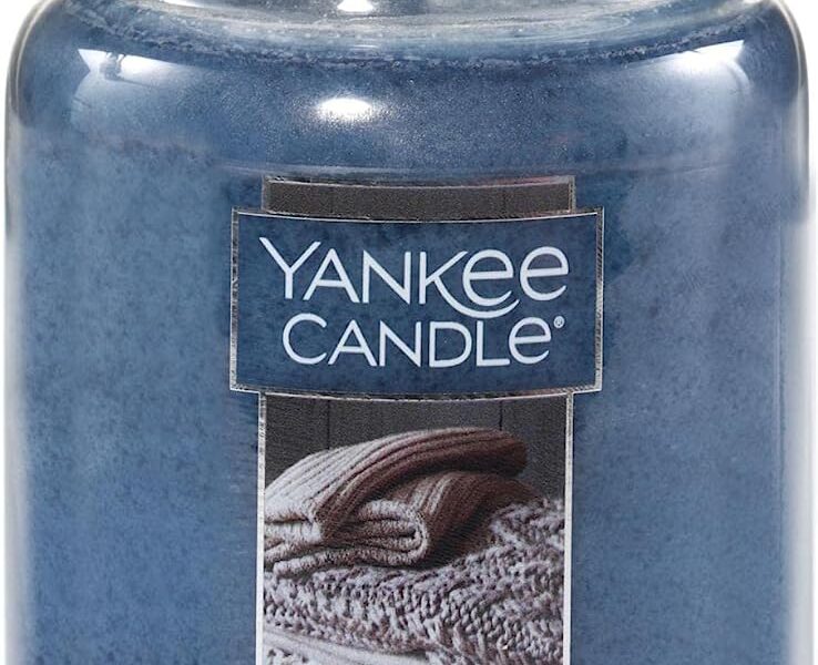 Yankee Candle Warm Luxe Cashmere Scented, Classic 22oz Large Jar Single Wick Candle, Over 110 Hours of Burn Time