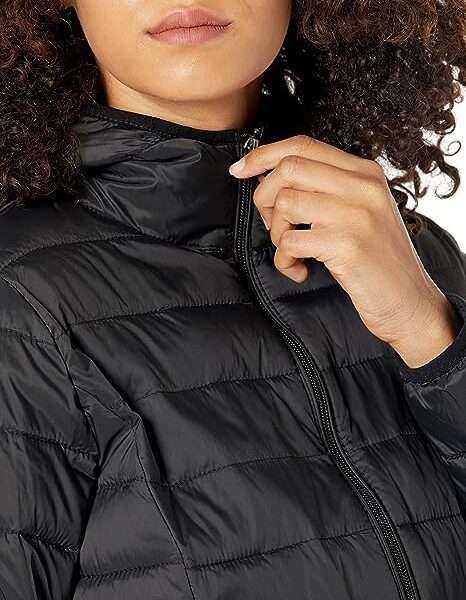 Amazon Essentials Women's Lightweight Long-Sleeve Full-Zip Water-Resistant Packable Hooded Puffer Jacket