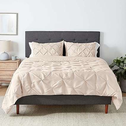 Amazon Basics All-Season Down-Alternative Comforter 3-Piece Bedding Set, Pinch Pleat, Full Queen, Pinch-Pleat With Piped Edges, Beige